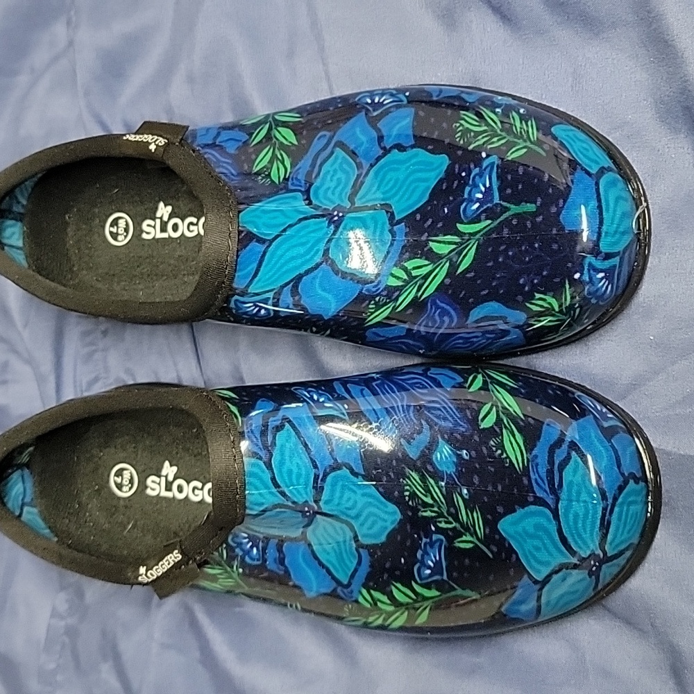 Rain slip on size 7, Nwo tags